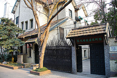 被老头摸添高潮呻吟：奇幻游戏惊爆“触手play”，玩家体验“高潮”式乐趣