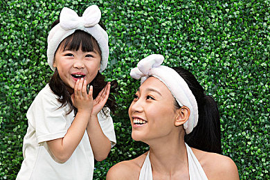 色情手游：手游乱象惊心，青少年如何自保？-1