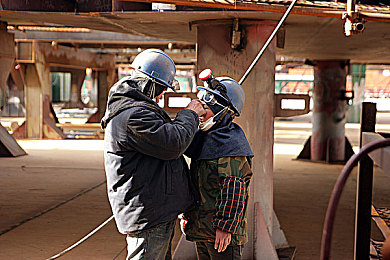 夜间十八禁：夜直播新规来袭，青少年安全护航！-1