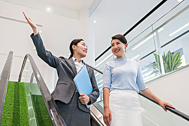 男女嗯啊进出软件：新游戏走红：独特互动，奇幻世界等你来探险-1