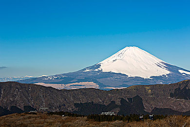 各传媒公司最漂亮的：传媒公司美女员工盘点：哪家最抢眼？-1