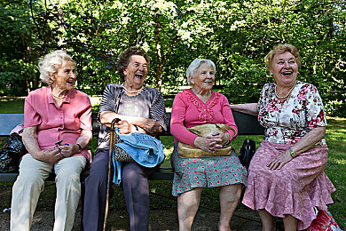 処女嫩白紧疼叫挣扎求饶动漫：奇幻冒险，情感冲击，动漫游戏新体验-1