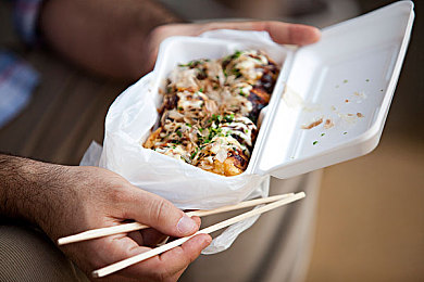 黑人迪克娇小中国妇女：异域邂逅：勇敢探险者与娇小中国妇女的奇幻旅程-2