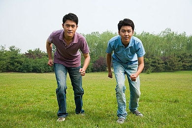 麦乐迪马克斯女超人：奇幻世界激战开启，新游引爆热潮