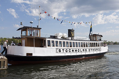 亚裔张丽被黑人玩到翻白眼：餐厅冲突引关注，亚裔女子遭遇歧视