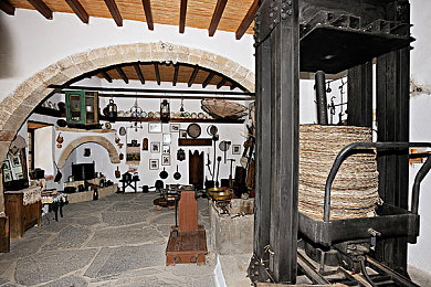 麦乐迪马克斯女超人：奇幻世界激战开启，新游引爆热潮-2