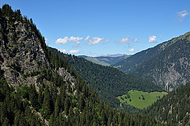 女生小坤坤：电竞女神崛起，小坤坤成粉丝新宠-1
