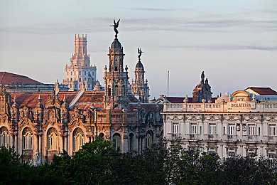 潘金莲双乳晃荡干柴烈火漫画：古代美女形象引争议，漫画尺度过大引关注