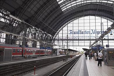 男生和女生一起差软件：跨界竞技，打破性别界限-1