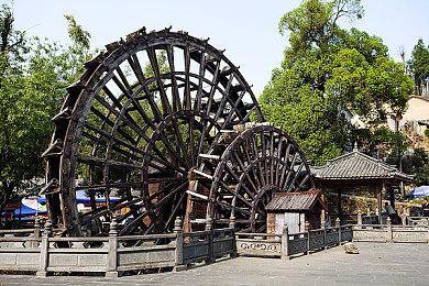 女人被添全过程A片添：网络暴力惊心，女性权益谁来守护？-1