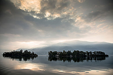 打屁股秘 无内裤的网站：揭秘“打屁股秘 无内裤”：网络监管挑战重重-1