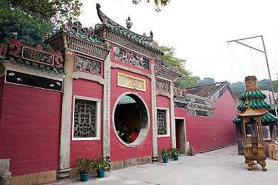 十八禁网站:游戏新标杆:关爱未成年,揭秘“十八禁网站”-2