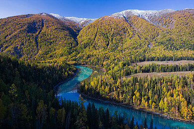 浩克回眸一笑黄版：超级英雄新体验：游戏升级，视觉盛宴来袭-1