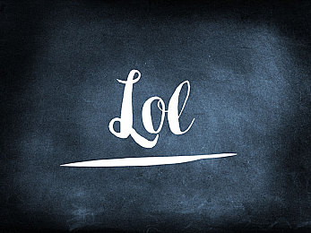 很黄很污的软件：游戏《幻影迷踪》走红引争议，内容创新与监管如何平衡？-2