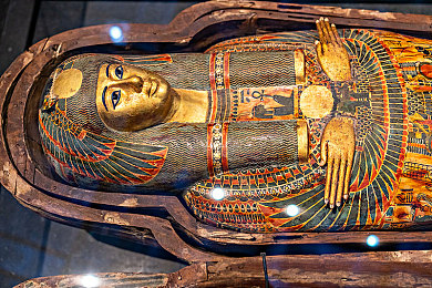 张柏芝被揉到高潮的A片：视频风波：明星遭遇低俗剪辑，网络清朗待维护