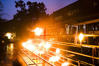 巨爆乳肉感一区二区三区：视觉盛宴！勇者冒险，三区特色等你探索-2