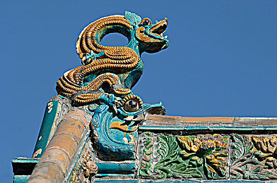 白色脚上满满白精华液9岁能用吗：儿童护肤新选择，9岁宝宝肌肤更水润-1