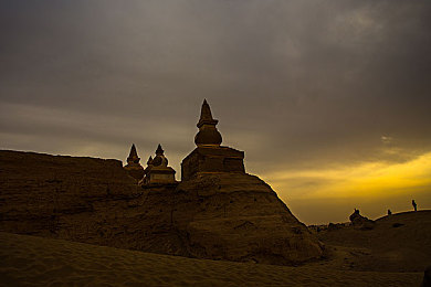 国产强伦姧人妻毛片：奇幻冒险游戏吸睛，国产新秀崛起