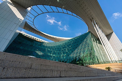 三上悠亚和波多野结衣的区别：成人群星对决：女神与清新新星的秘密较量-3