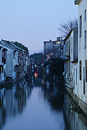 性一交一乱一乱一视频出处:恋爱游戏揭秘:独特剧情引热议-2