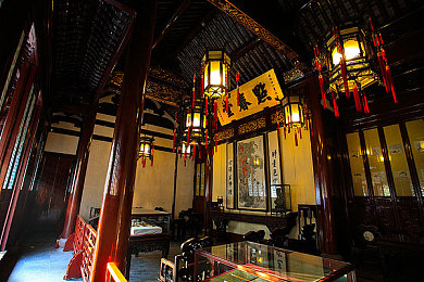 电梯里和快递员爽到高c：奇幻快递奇遇，爽度飙升！