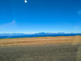 把内裤勒到屁缝羞耻打屁股：尴尬一幕：内裤意外勒屁缝，路人打屁股引热议-2