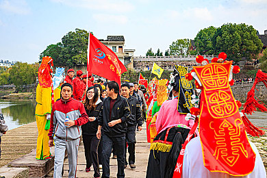 男体育生洗澡 秘：揭秘！男体育生洗澡秘籍，恢复肌肉疲劳！-3