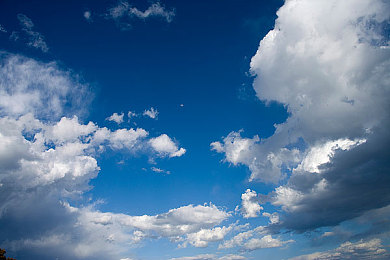 日本老师的丰满大乳奶:日本教师丰满身材走红,引关注-1