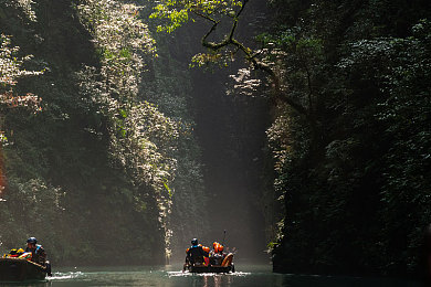 阿娇与冠希13分49秒的背景故事:神秘世界惊现传奇,13分49秒秘密待揭-1