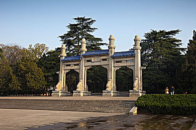 性猛交xxxx富婆老太婆：奇幻世界冒险，富婆老太婆成焦点-1