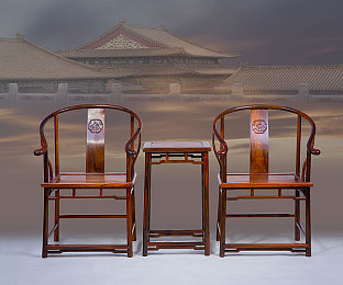 第八号当铺顾桃桃寻小小：当铺情感纠葛：顾桃桃与小小演绎经典