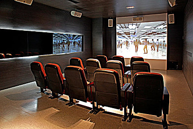 没戴乳罩被同桌c了一节课：校园霸凌新案例，乳罩争议引深思-3