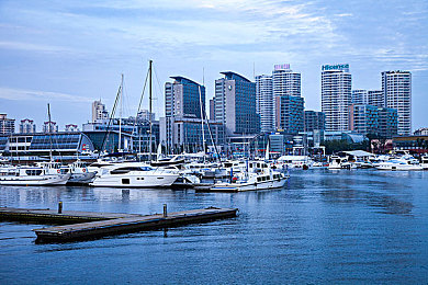 上课被学长揉花蒂喷水H：校园恶作剧引热议，女学生尊严何在？-3