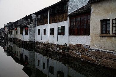 男人用嘴添女人私密视频A片：悬疑互动游戏揭秘，寻爱之旅惊心动魄-3