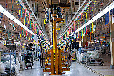 欧美大尺寸suv免费：免费大SUV抢疯了，车市狂欢来袭-3