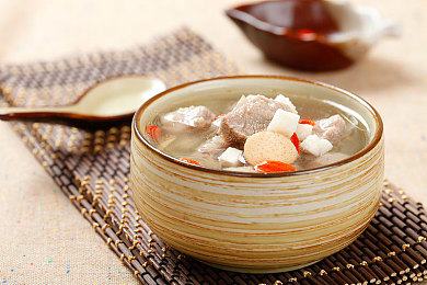 李梓熙和猥琐摄影师s m:明星合影走红,时尚幽默碰撞-1