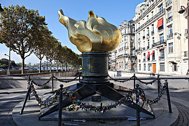 九一传媒公司制作网站：九一传媒：助力企业网站脱颖而出，打造品牌新形象-2