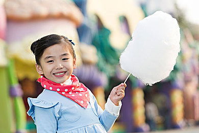 中国自制老人业余性别：老年生活新风向：户外运动与社交活动，谁更受青睐？-4