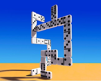 女同学裸体趴下光屁股：校园裸趴事件：青春期叛逆还是道德沦丧？-2