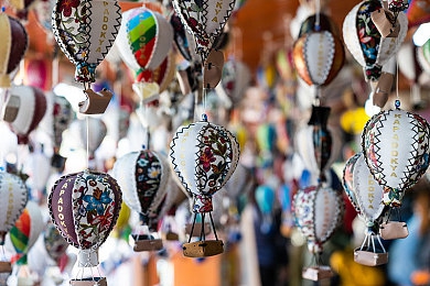 卡戴珊RayJ无删减在线：卡戴珊家族新游：狂欢来袭，创新无限-1