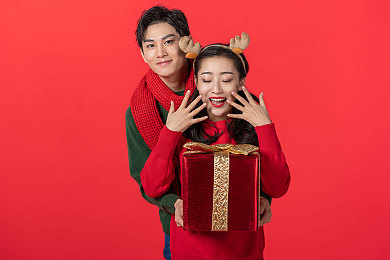 女同学裸体趴下光屁股挨打：校园暴力：14岁女生裸体挨打，谁之过？-4