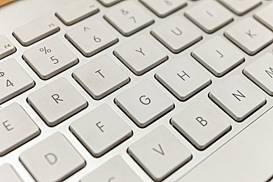 外网十三岁紫色面具：神秘游戏引关注，探险少年面具奇遇-3