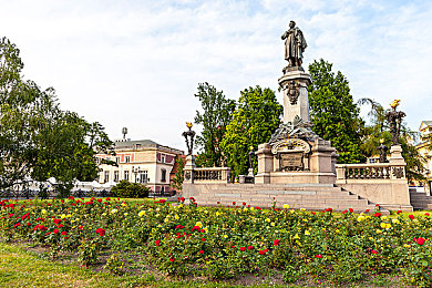 人妻石原莉奈：石原莉奈写真曝光，人气演员新作引期待