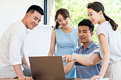 校花被带到惩罚室打屁股:校园游戏校花被打,规则严惩引热议-3