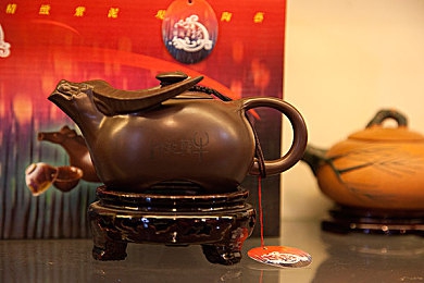 原神女被 吸乳脱内内:游戏《原神》风波:女玩家遭遇骚扰,平台监管升级-2