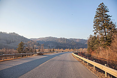 俄罗斯男男GayFuCK激情：俄罗斯同性恋视频走红，爱情力量感动网友-3