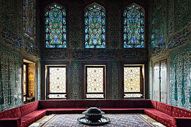 小樱女被  黄漫扒衣服游戏：惊曝：争议游戏扒小樱衣服，社会谴责监管升级