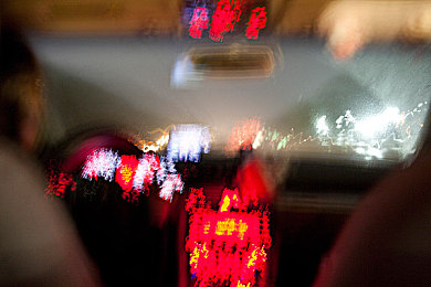 儿媳周莹回乡扫墓：孝心满满！儿媳回乡祭祖传承家族美德-4